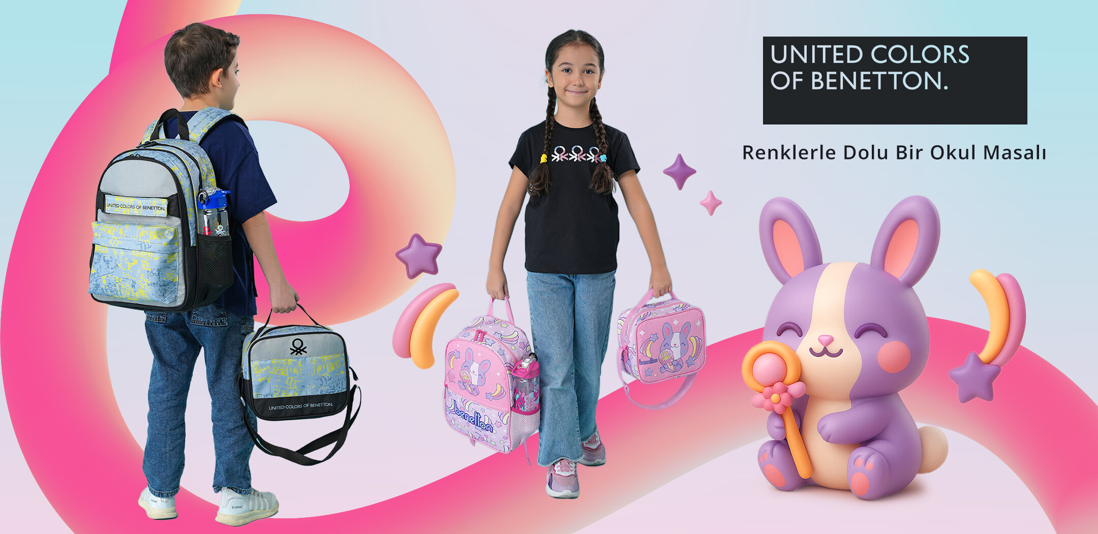 united colors of benetton çanta giyen çocuklar